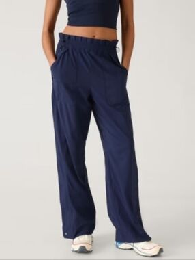 Athleta Parchute Parrachute Pants Size M/P Like New